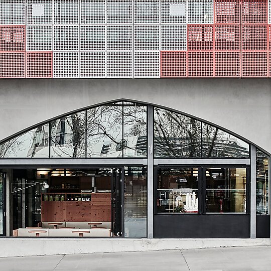 St Ali & The Queen by