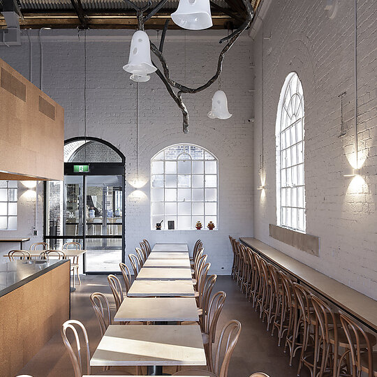 Interior photograph of Lucky Kwong by Tom Ferguson